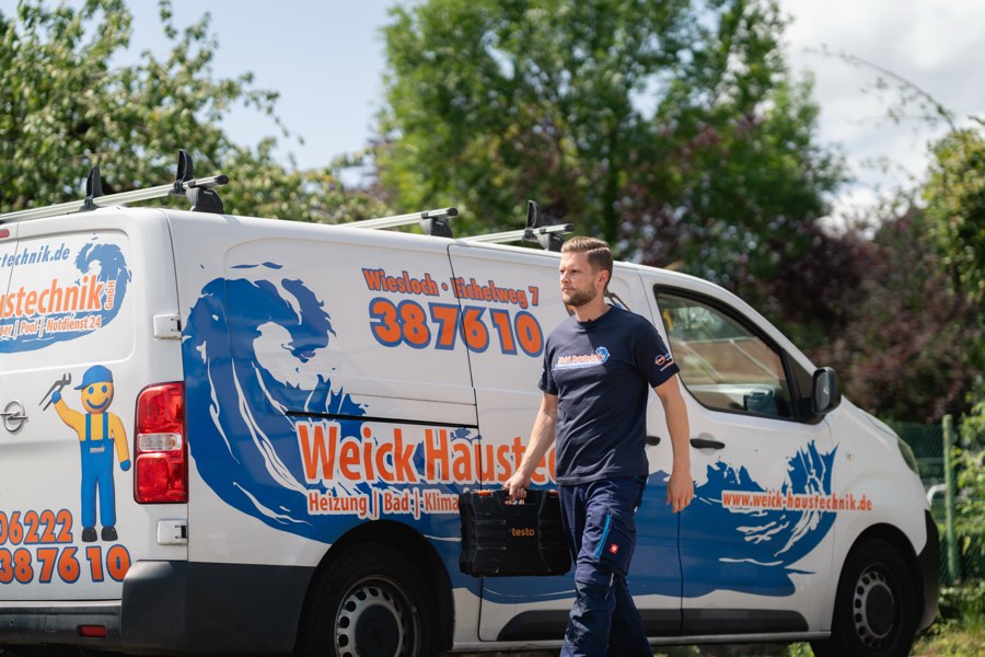 Weick Servicetechniker im Einsatz
